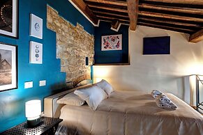 Agnese Apartment by Mamo Florence