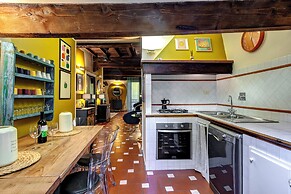 Agnese Apartment by Mamo Florence