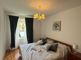 Ston Heritage Apartment With City View