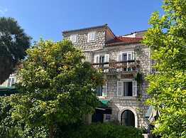 Ston Heritage Apartment With City View