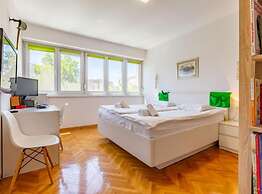 Artsea Apartment