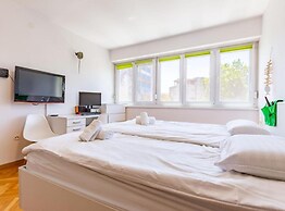 Artsea Apartment