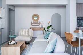 Beach Daze 1-BR Apt By Finikoudes Beach