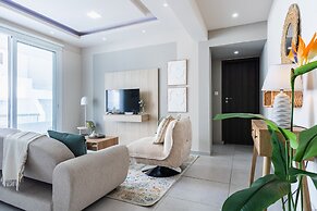 Beach Daze 1-BR Apt By Finikoudes Beach