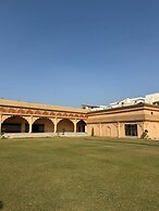 Maan Palace