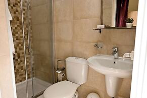 Cozy Ensuite Rooms