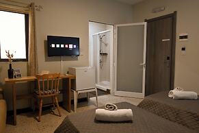 Cozy Ensuite Rooms