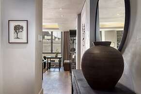 Art Apartment I - Table Mountain View Pool Nomad