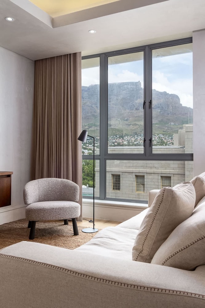 Art Apartment I - Table Mountain View Pool Nomad
