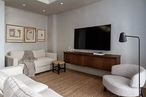 Art Apartment I - Table Mountain View Pool Nomad