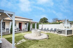 Villa Estia with Hot Tub
