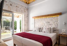 Villa Estia with Hot Tub