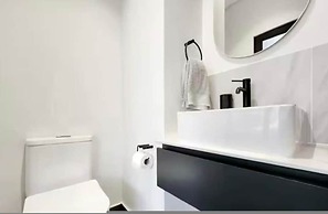 Chic Valour Studio in De Waterkant