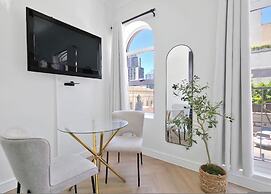 Chic Valour Studio in De Waterkant