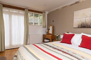 Wren Barn - Cosy 2-bed Converted Barn in Sidlesham