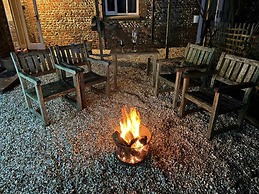 Wren Barn - Cosy 2-bed Converted Barn in Sidlesham