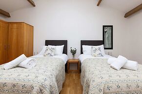 Clover - Super King Ensuite Room in Sidlesham