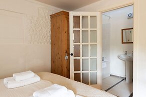 Rural Cottage Accommodation for 14