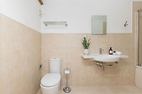 Rural Cottage Accommodation for 14