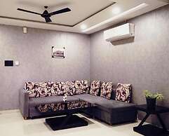 Stay10 Luxury Service Apartment