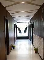 Stay10 Luxury Service Apartment