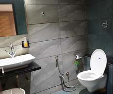 Stay10 Luxury Service Apartment