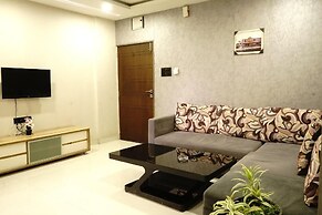 Stay10 Luxury Service Apartment