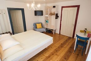 Wanderlust Boutique Rooms