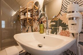Wanderlust Boutique Rooms