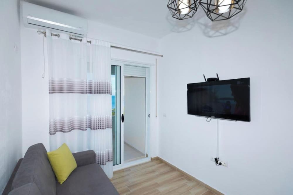 Seaview Apartments