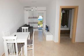 Seaview Apartments