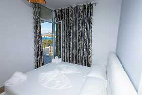Seaview Apartments