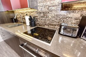 Maple Suites - Downtown Toronto