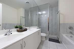 Maple Suites - Downtown Toronto