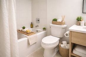 Maple Suites - Downtown Toronto