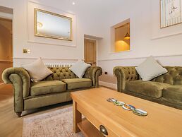 5 Caxton House