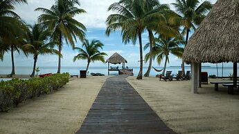 Castaway Villa - 4 Bedroom Beachfront Villa