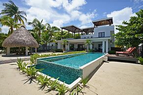 Castaway Villa - 4 Bedroom Beachfront Villa