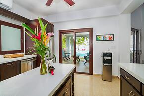 Castaway Villa - 4 Bedroom Beachfront Villa
