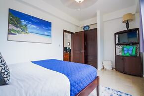 Castaway Villa - 4 Bedroom Beachfront Villa