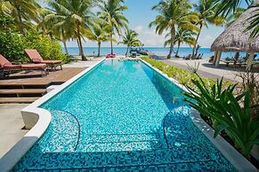 Castaway Villa - 4 Bedroom Beachfront Villa