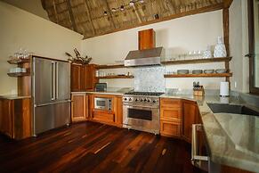 All-inclusive Sapodilla Private Island