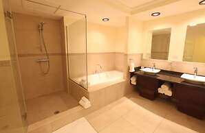 The Crown House Hotel
