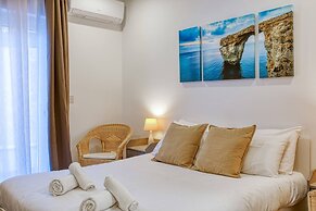 Charming Marsaskala Stay Balcony Seafront Walks