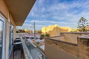 Charming Marsaskala Stay Balcony Seafront Walks