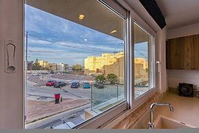 Charming Marsaskala Stay Balcony Seafront Walks