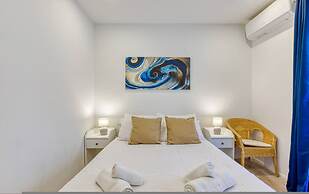 Charming Marsaskala Stay Balcony Seafront Walks