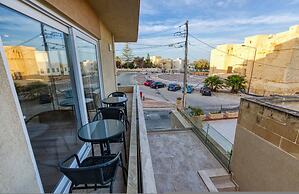 Charming Marsaskala Stay Balcony Seafront Walks