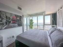 Hotel CityPlace Fashion District Toronto