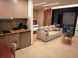 Aelia Luxury Apartments & Pool